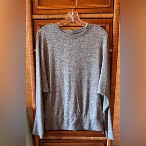 Mono B Women’s Soft Grey Knit Sweater SZ M